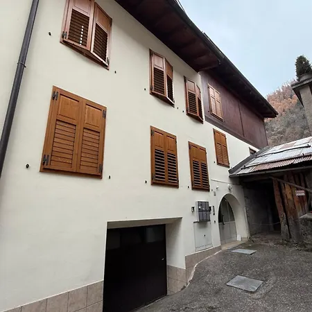 Il Raponzolo Di Roccia Apartment *